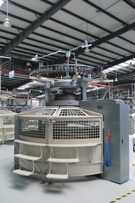 カムフラージュ3Dのための化学繊維の円の編む機械は空気メッシュ生地に蹄鉄を打ちます